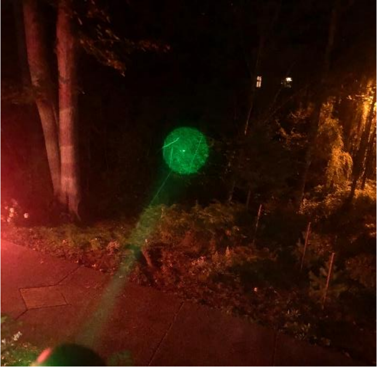 Iluminador LED verde de feixe paralelo port&aacute;til com ponteiro laser verde para ilumina&ccedil;&atilde;o de &aacute;reas escuras